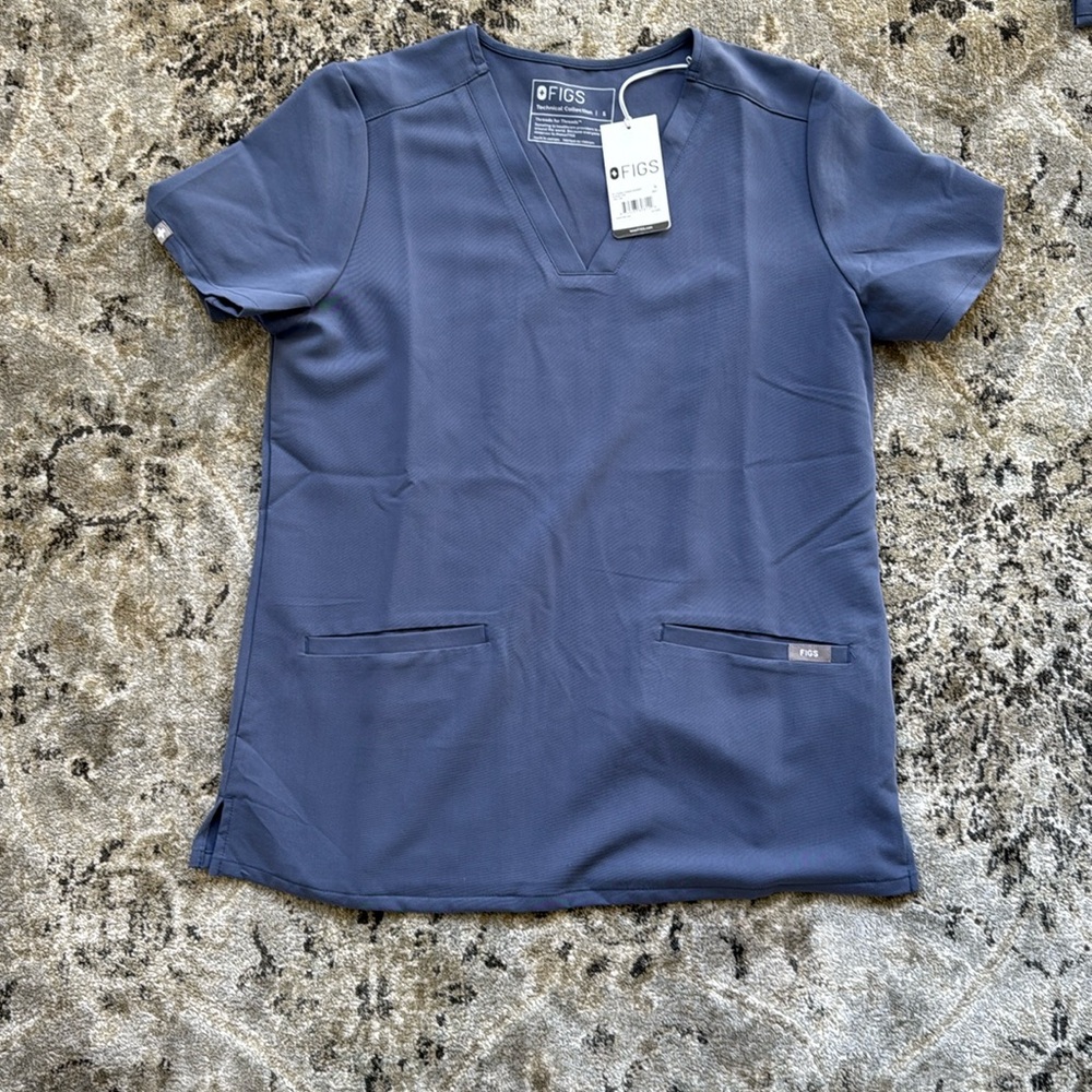 Figs Casma 3 pocket scrub top, space navy